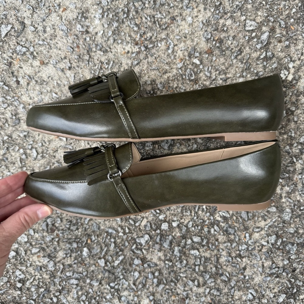 Journee Collection Hannah Loafer Women's 9 Pointed Toe Kiltie Loafer Flat Green - Picture 8 of 12